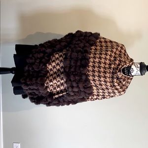 Warm wool cape ! w fur bottom!